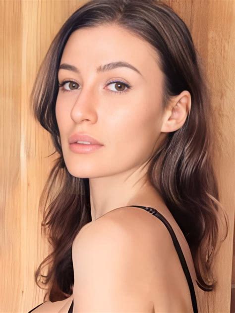 Parece que su nombre real es Maria Tretjakova ... EMILIANO CARRO. 8 followers. Olivia Holt. Women With Freckles. Girl With Brown Hair. Most Beautiful Eyes. Gorgeous. Business Hairstyles. Hot Body Women. Hair Trends. Belle.